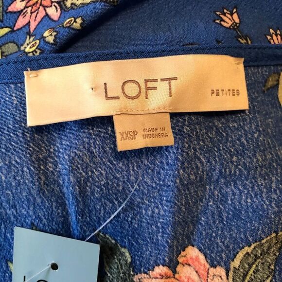 NWT! Loft floral long sleeve blouse.‎ - Picture 3 of 13